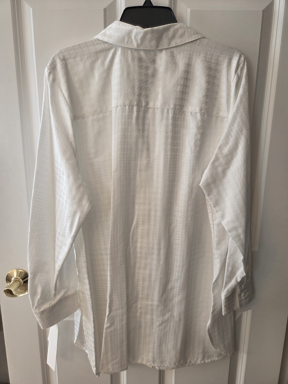 Foxcroft White On White Herringbone Textured Button-Front Blouse. Extra Long - Picture 4 of 13
